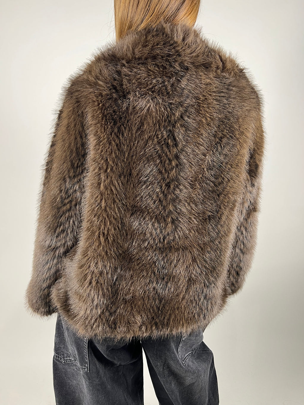 Pelliccia over beige