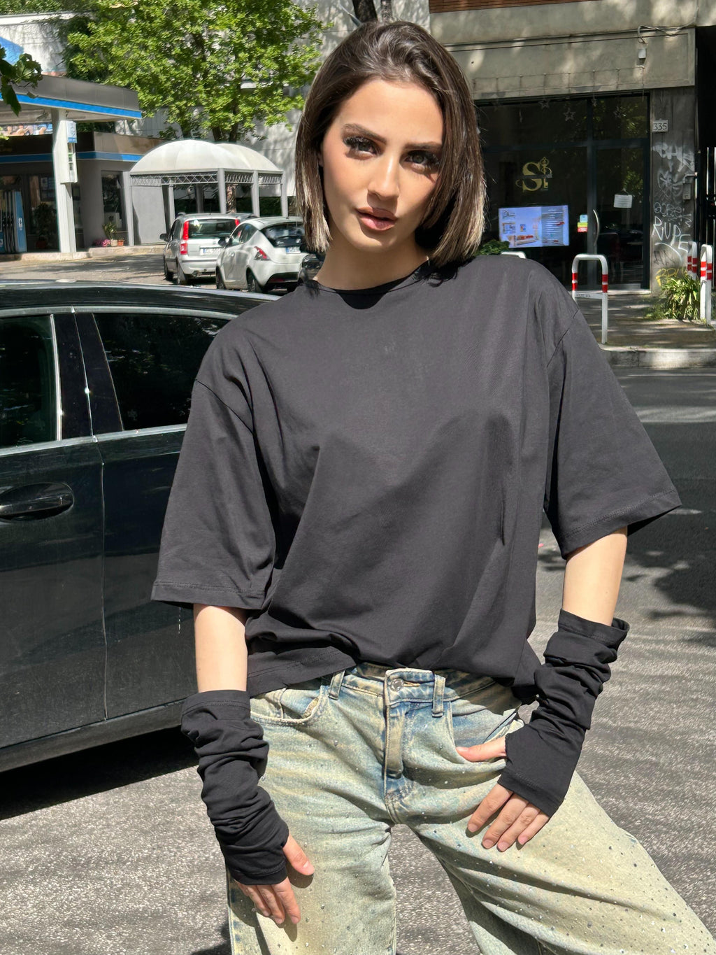 t-shirt con manicotti