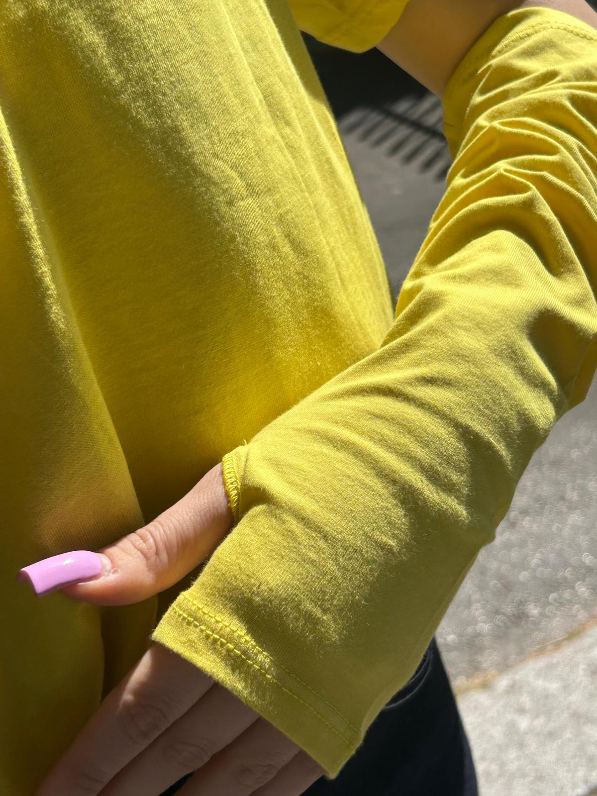 t-shirt con manicotti