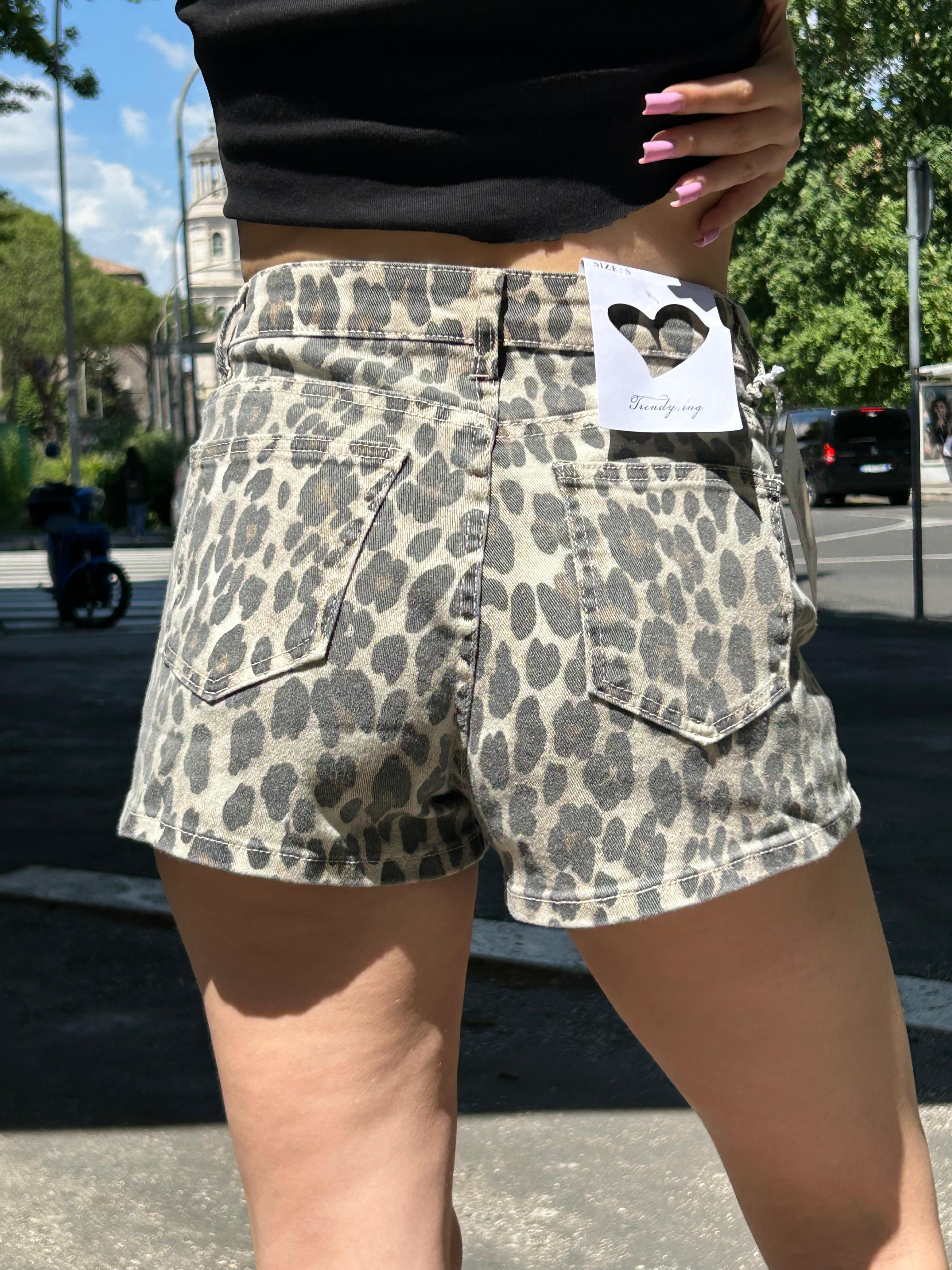 Shorts animalier