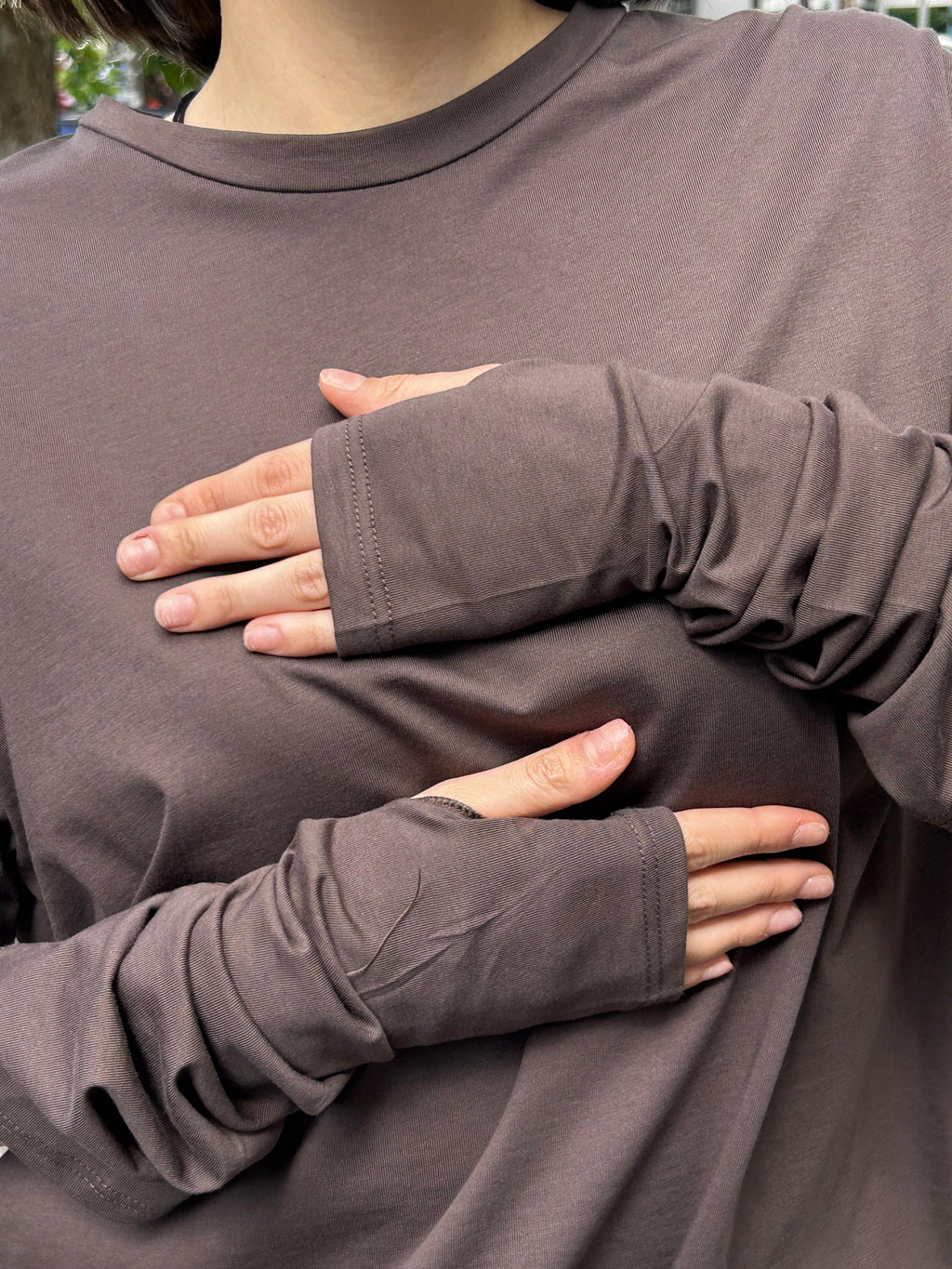 t-shirt con manicotti