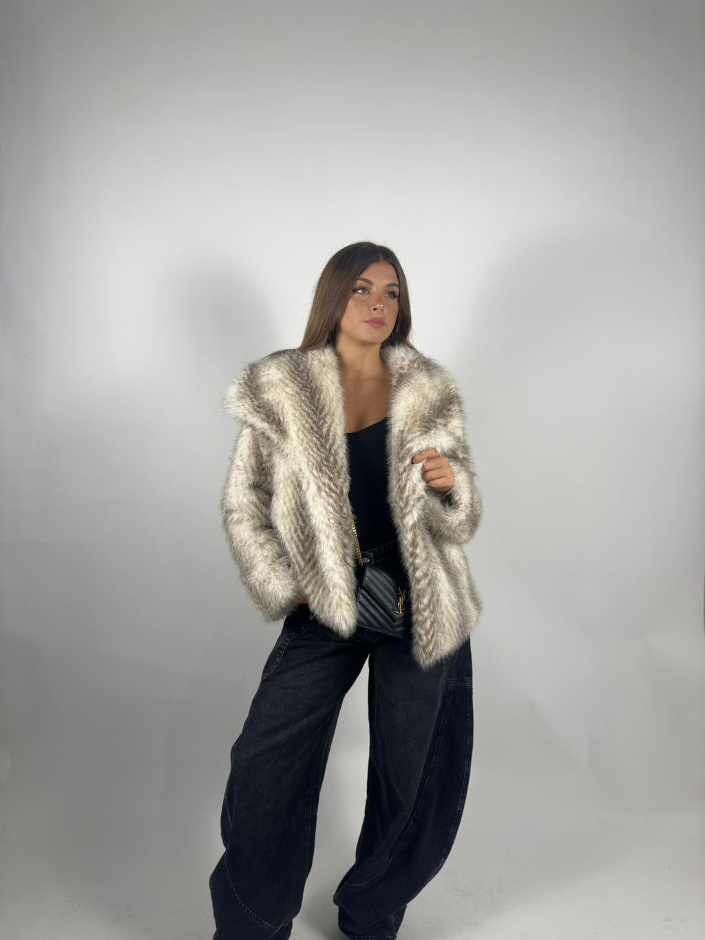 Pelliccia over beige